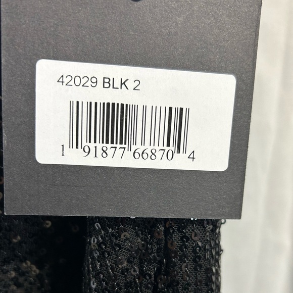 IEENA FOR MAC DUGGAL 42029 NWT Sequined Strappy One Shoulder Column Gown - Picture 7 of 7